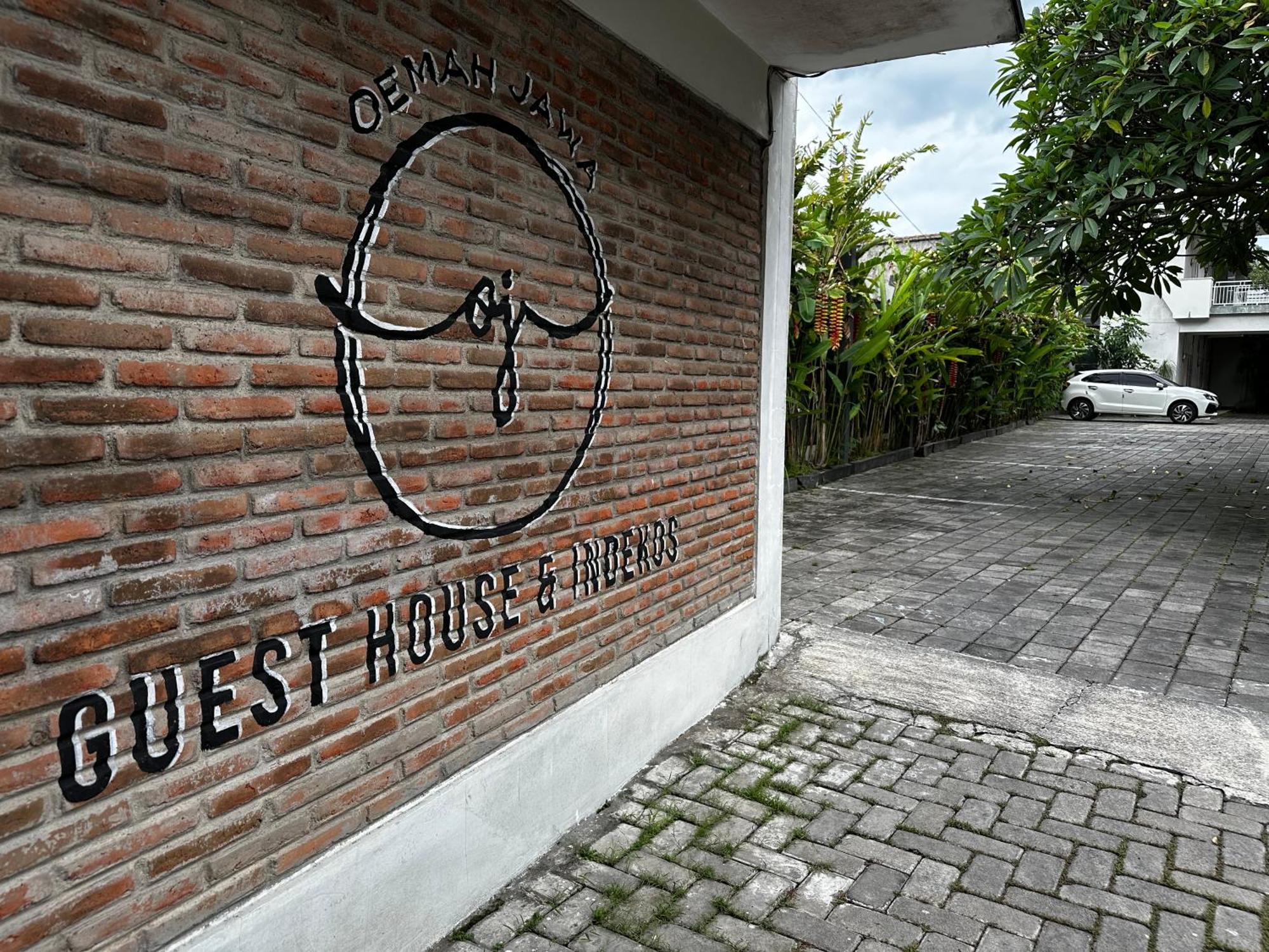 Oemah Jawa Guesthouse Jembel Exteriör bild